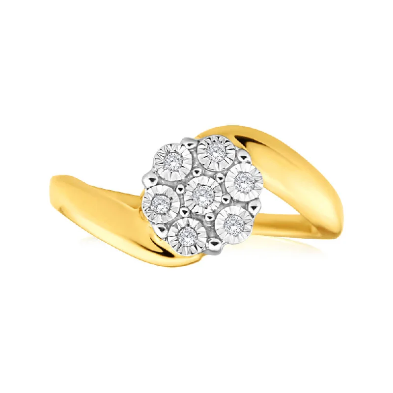 Rings with vintage-inspired rose-cut diamonds -9ct Yellow Gold Diamond Ring Set With 7 Brilliant Cut Diamonds