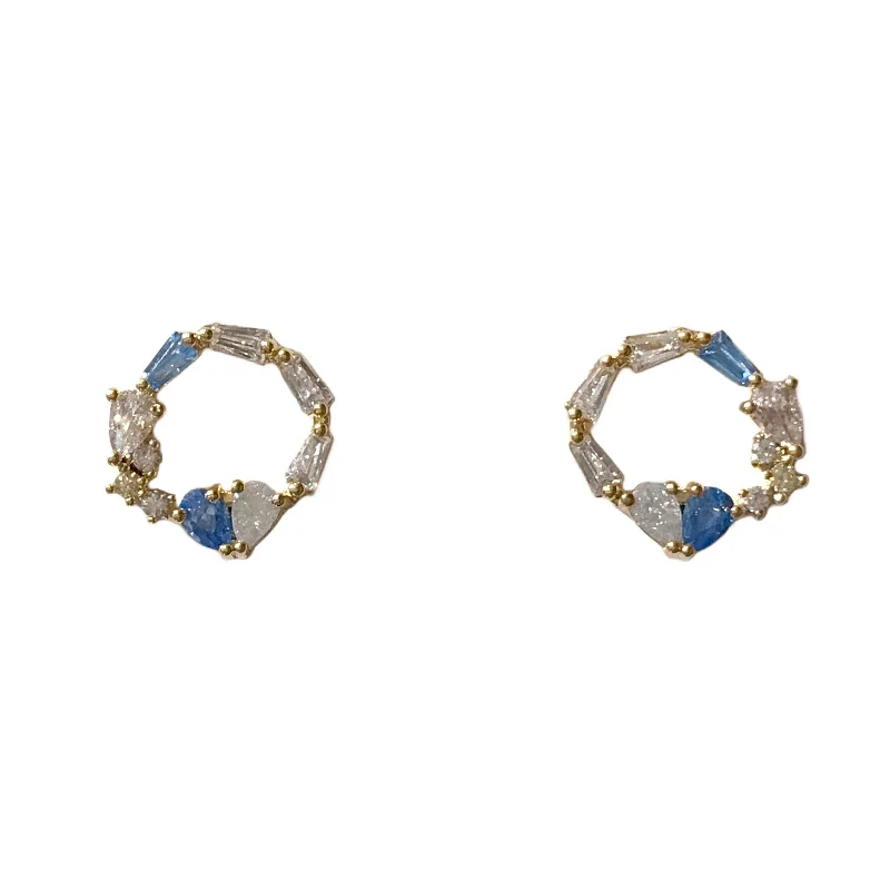 Best hoop earrings with geometric shapes for a modern and artistic appeal-Heart Baguette Cluster Circle Studs