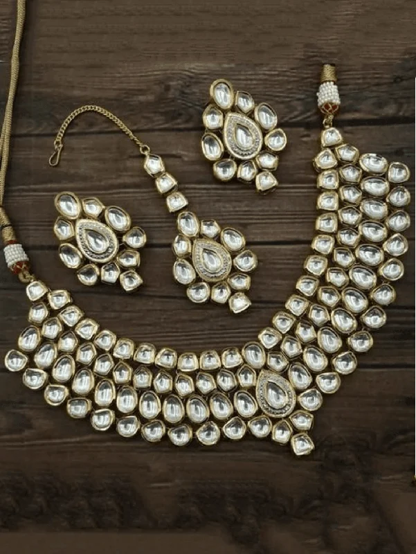 Necklaces and pendants with star-shaped designs for a whimsical, celestial touch-Kundan Fitted Set With Teeka