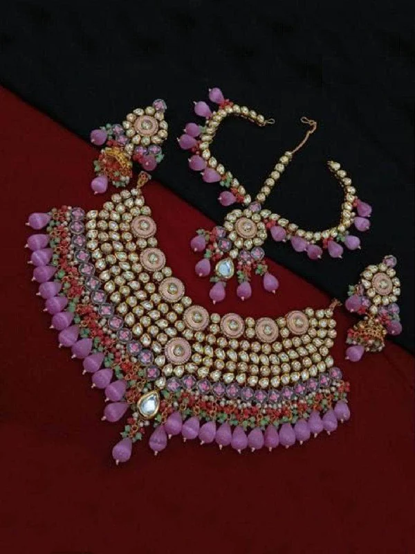 Necklaces and pendants with love knot designs for a romantic, meaningful symbol-Meena Kundan Bridal Set With Mathapatti