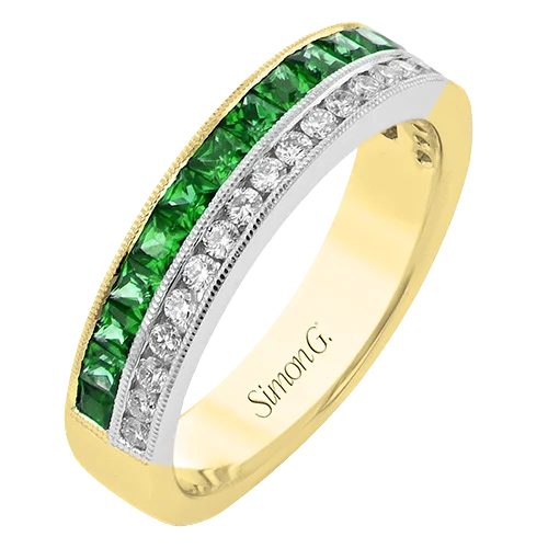 Rings with aventurine gems for green luck -Color Ring in 18k Gold with Diamonds